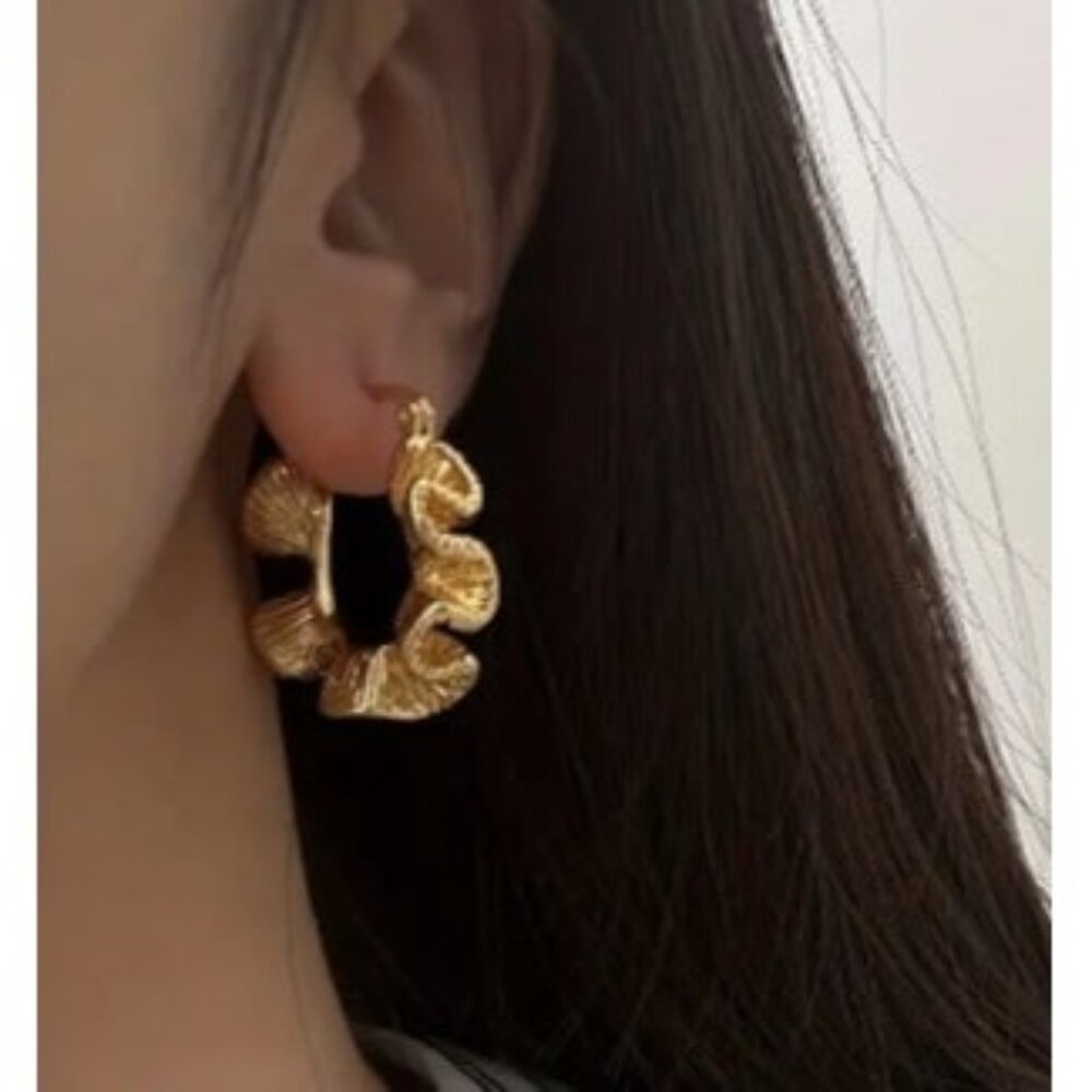 14k Gold Plated Rippled Irregular Shape Hoop Earrings